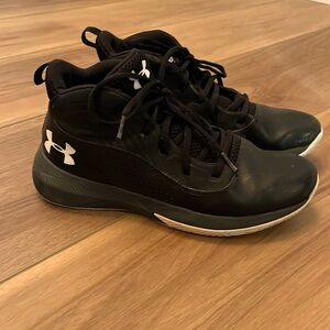Under Armour Basketball shoes